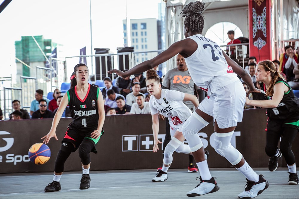 Karina Esquer Martha Tapia basquetbol