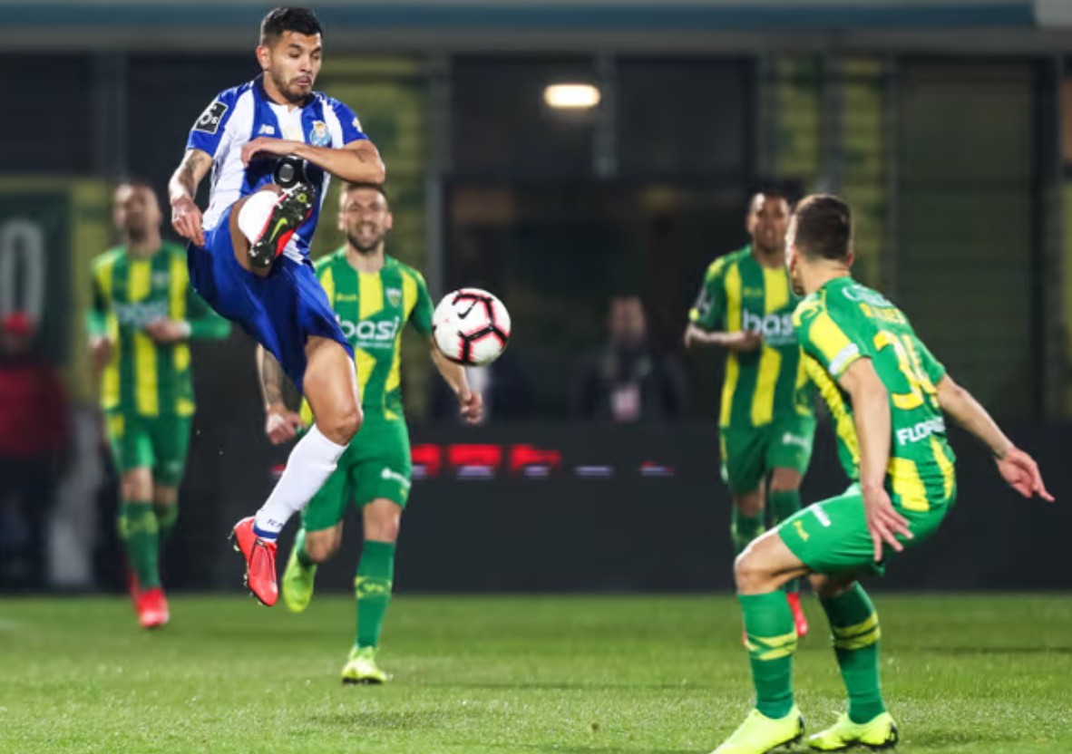 Jesús Tecatito Corona futbol