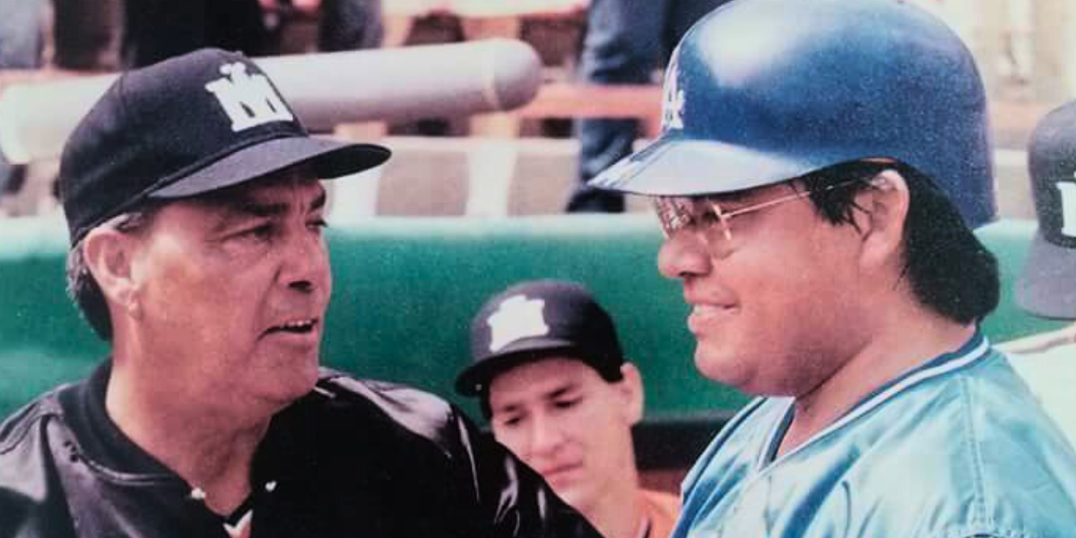 Imagen de archivo de Héctor Espino y Fernando Valenzuela de 1991.