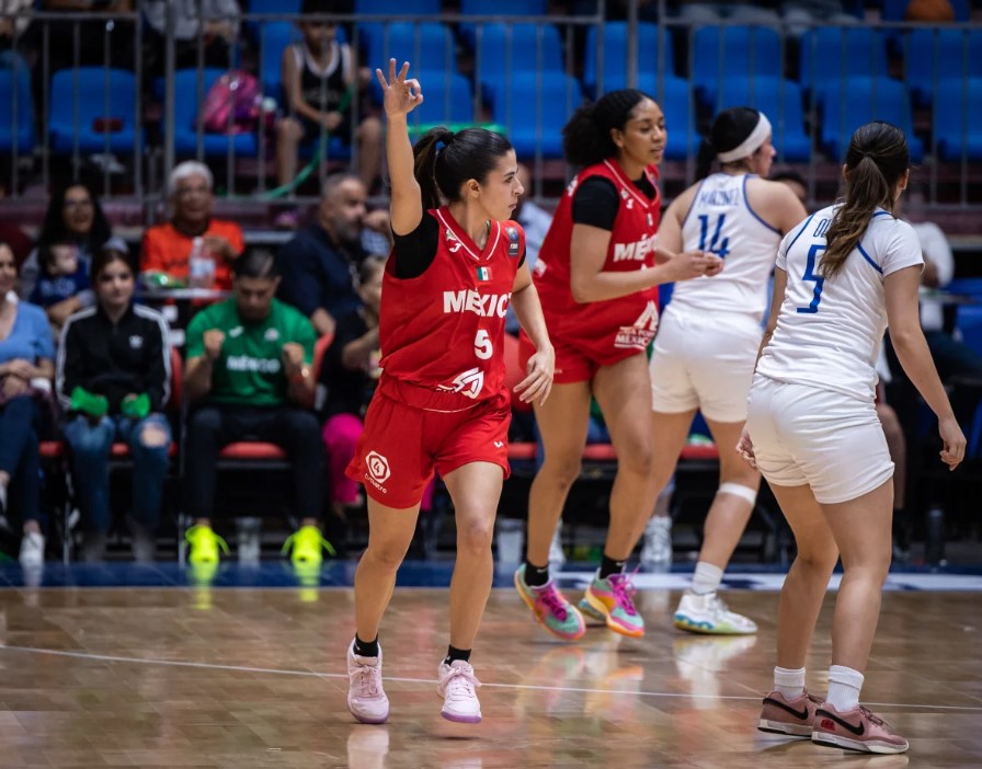 Karina Esquer basquetbol