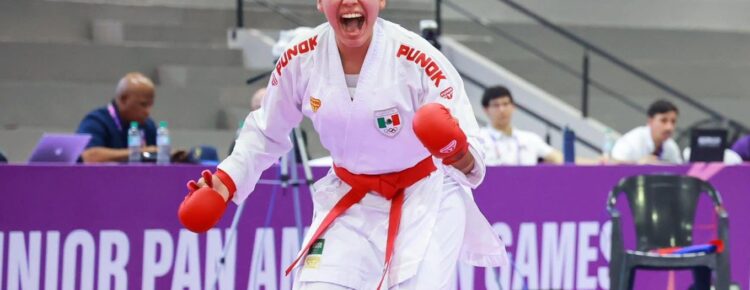 Ana Carolina Herrera karate