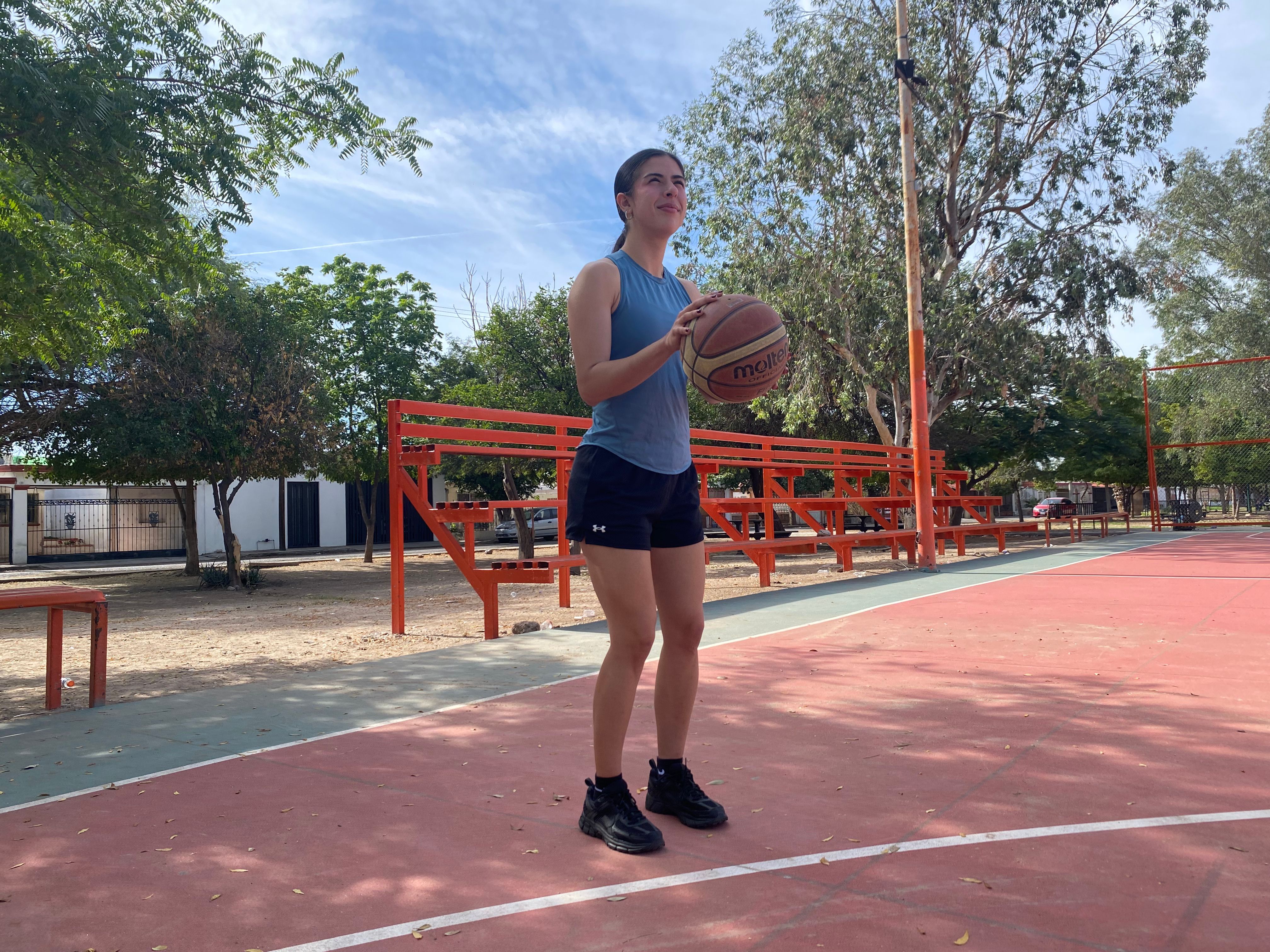Karina Esquer basquetbol