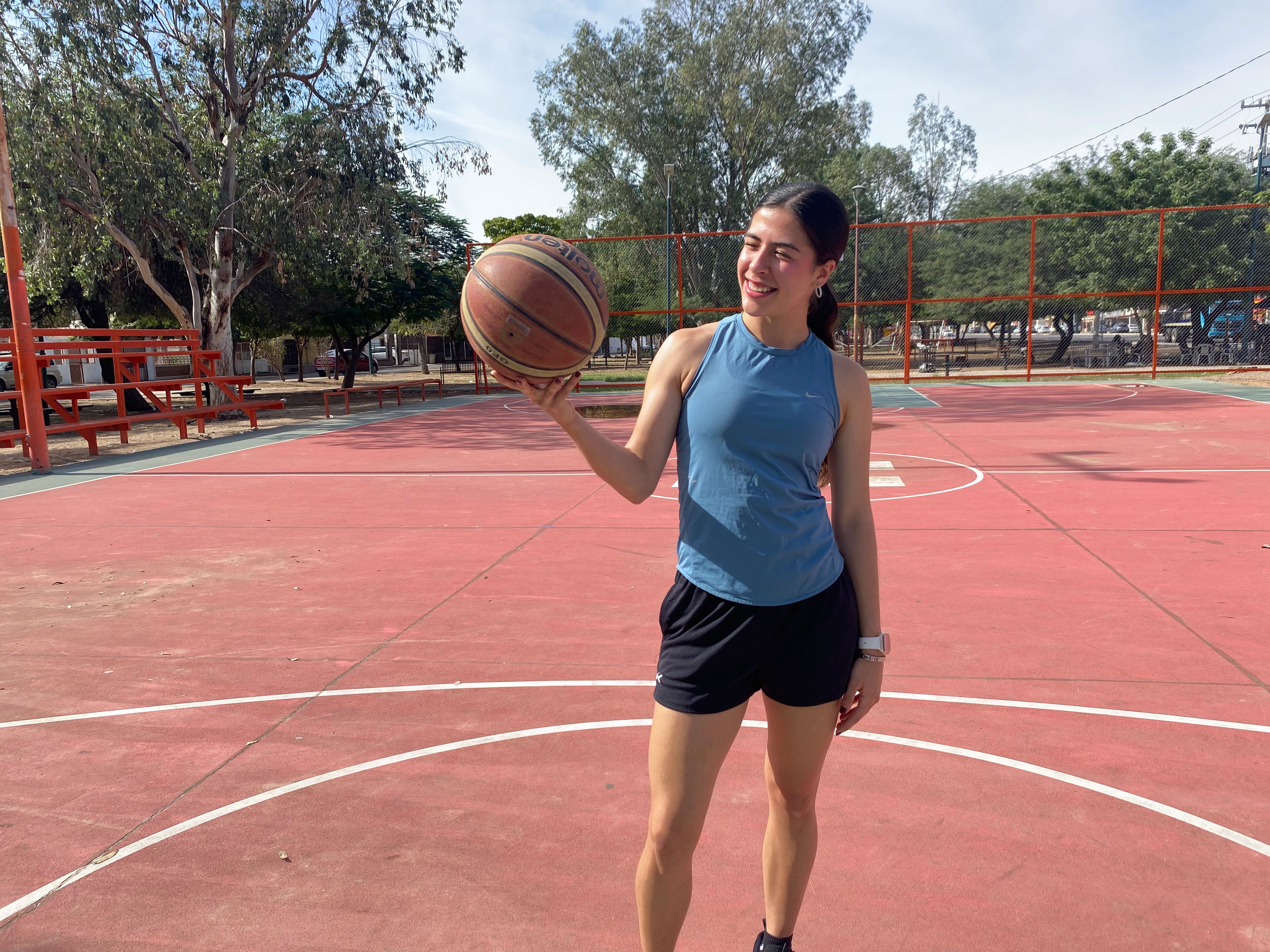 Karina Esquer basquetbol