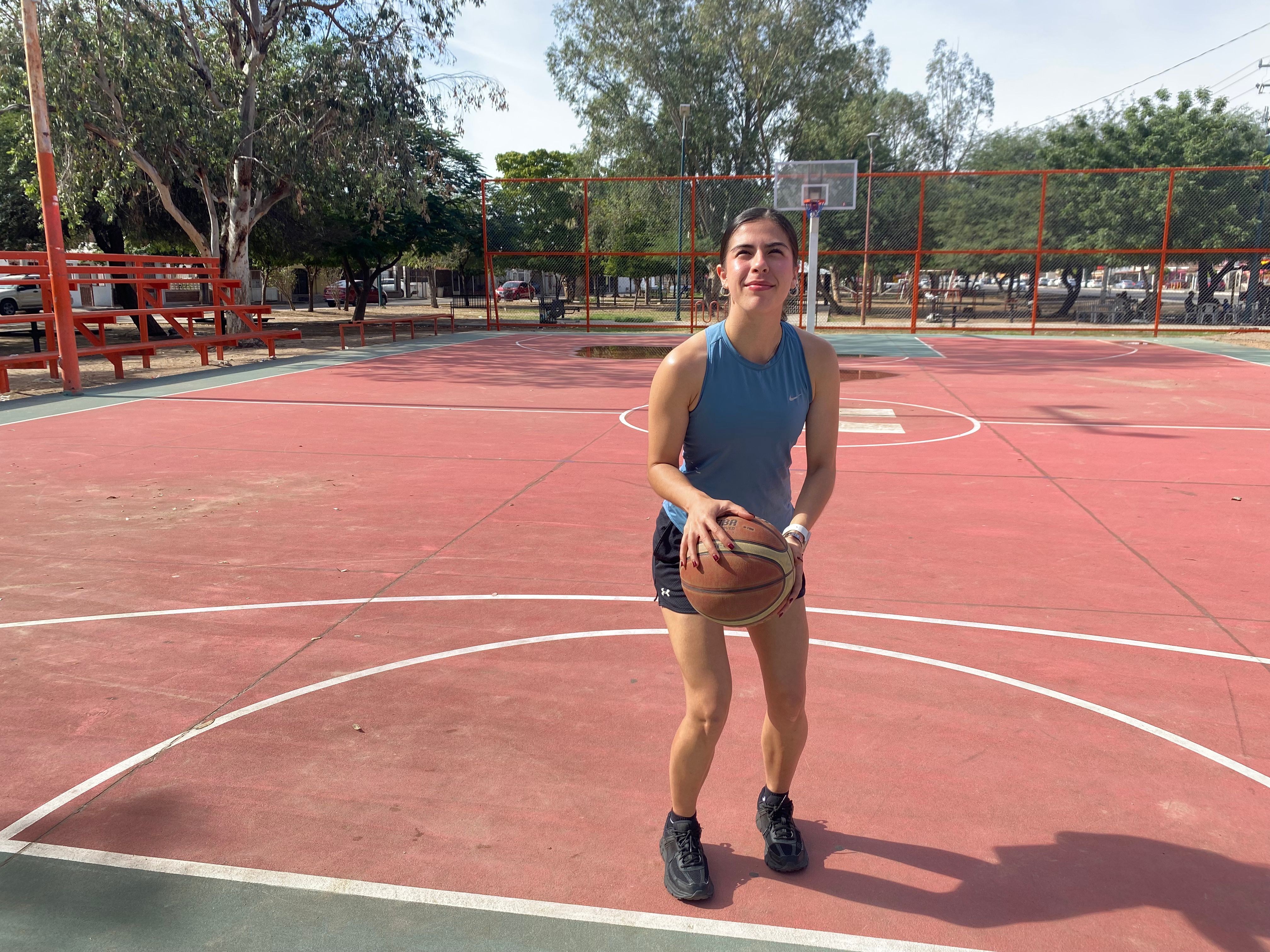 Karina Esquer basquetbol