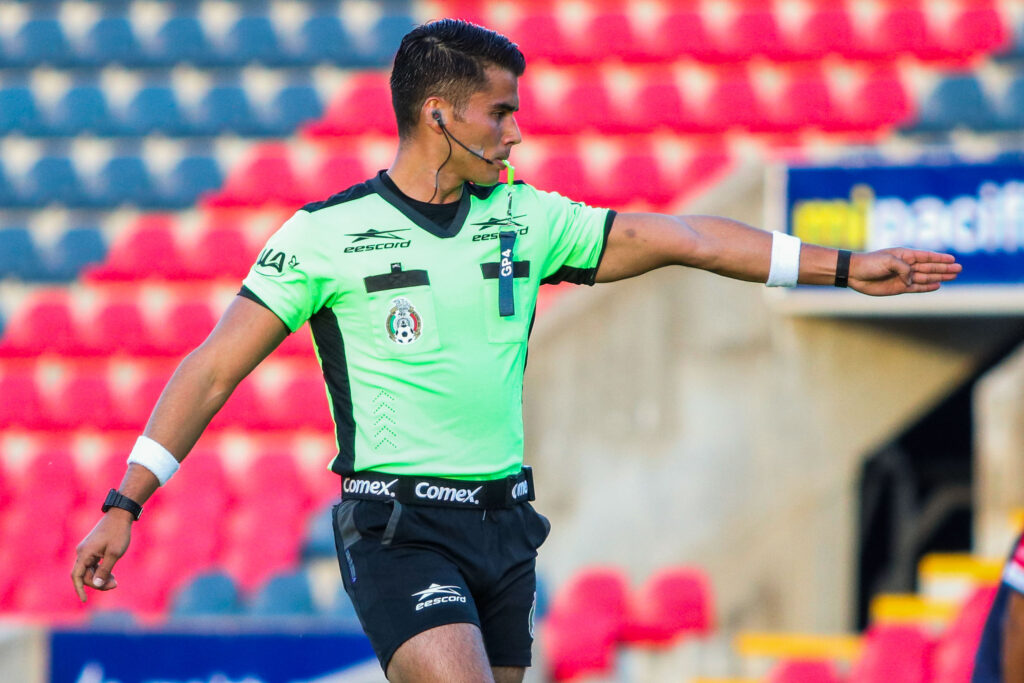 Guillermo Pacheco árbitro futbol