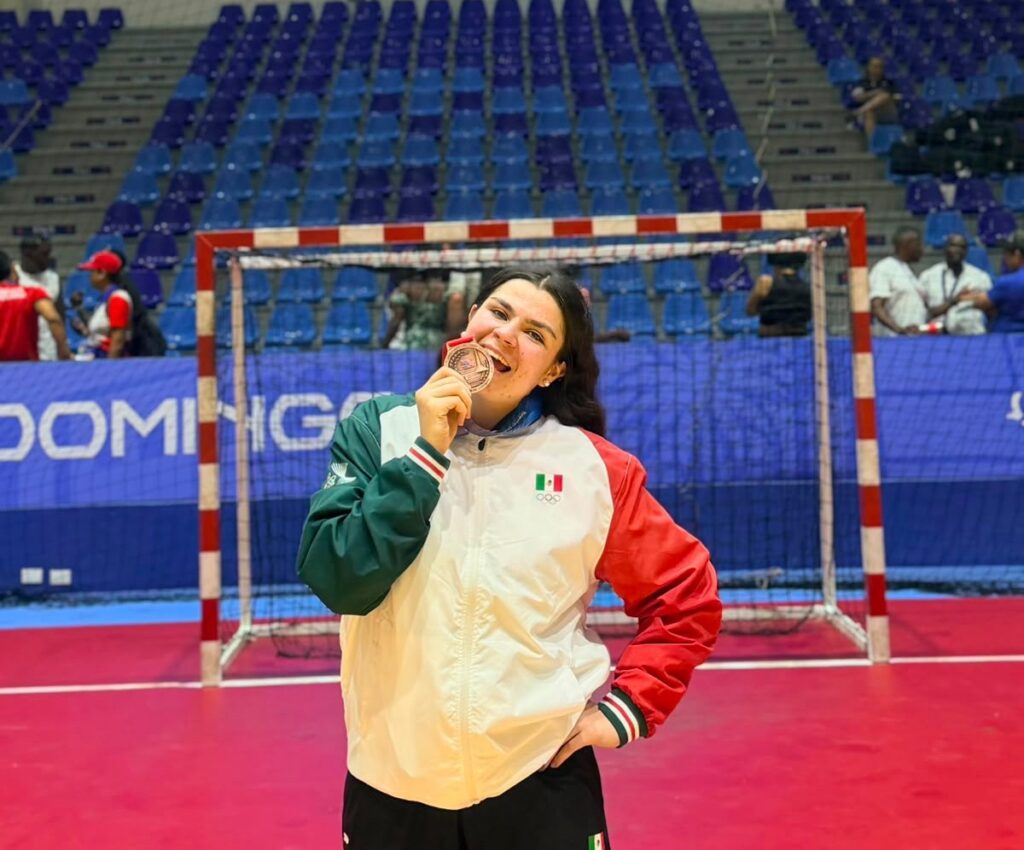 Gemma Leal handball