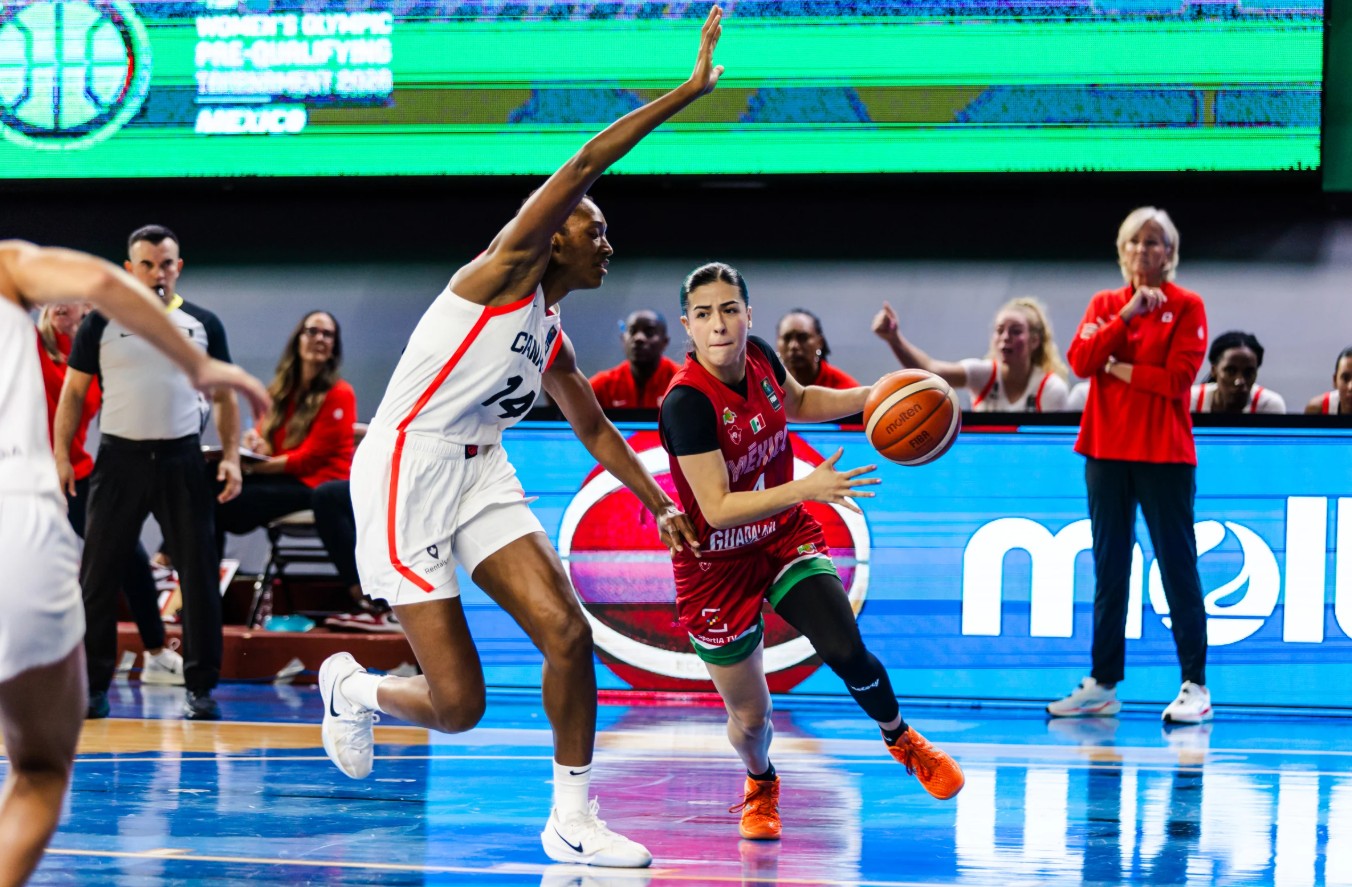 Karina Esquer basquetbol