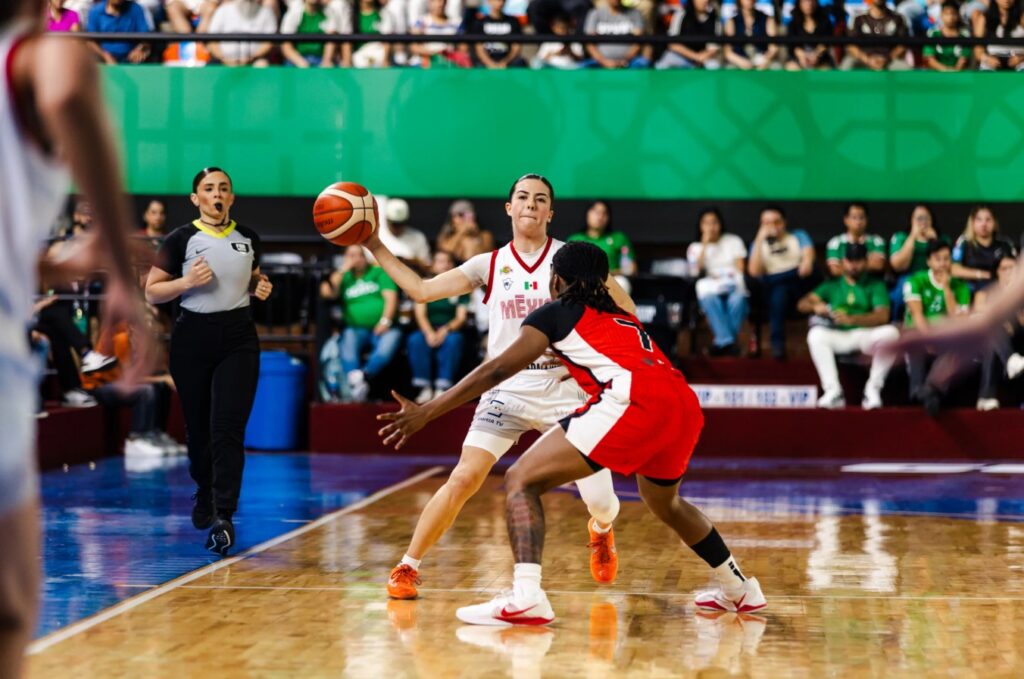 Karina Esquer basquetbol