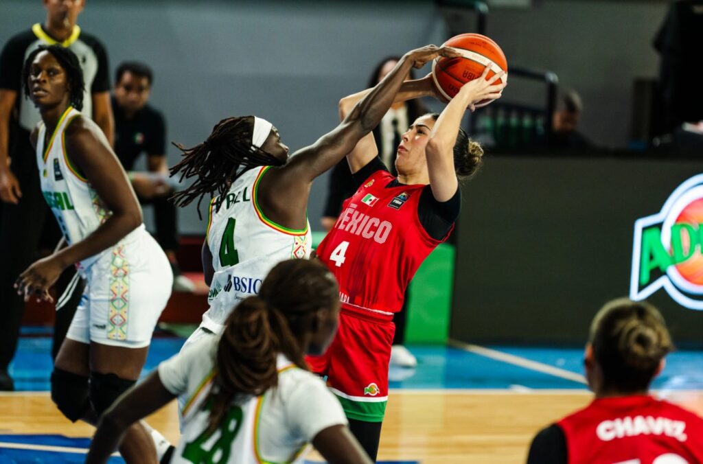 Karina Esquer basquetbol